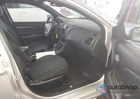 2011 Chrysler 200 Limited z USA, uszkodzony, nr VIN 1C3BC2FG7BN570913